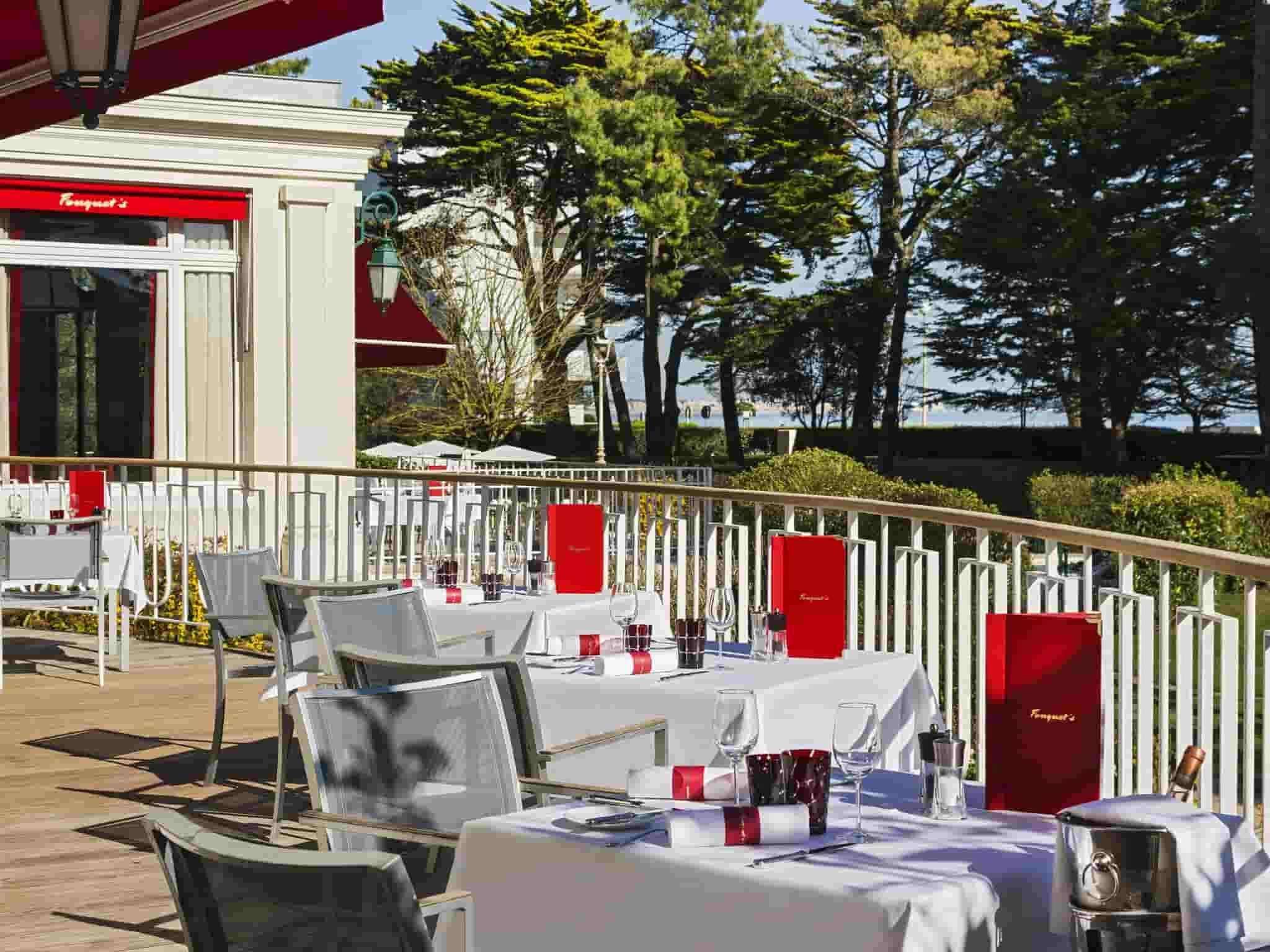 Hotel Barriere Le Royal La Baule Exterior photo