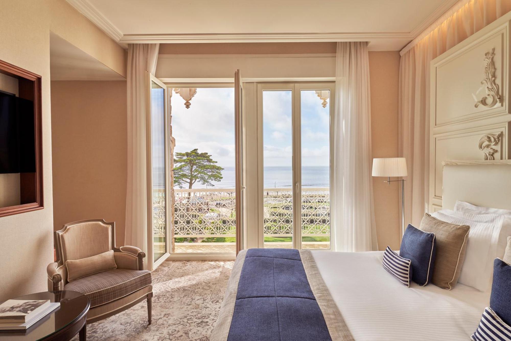 Hotel Barriere Le Royal La Baule Exterior photo
