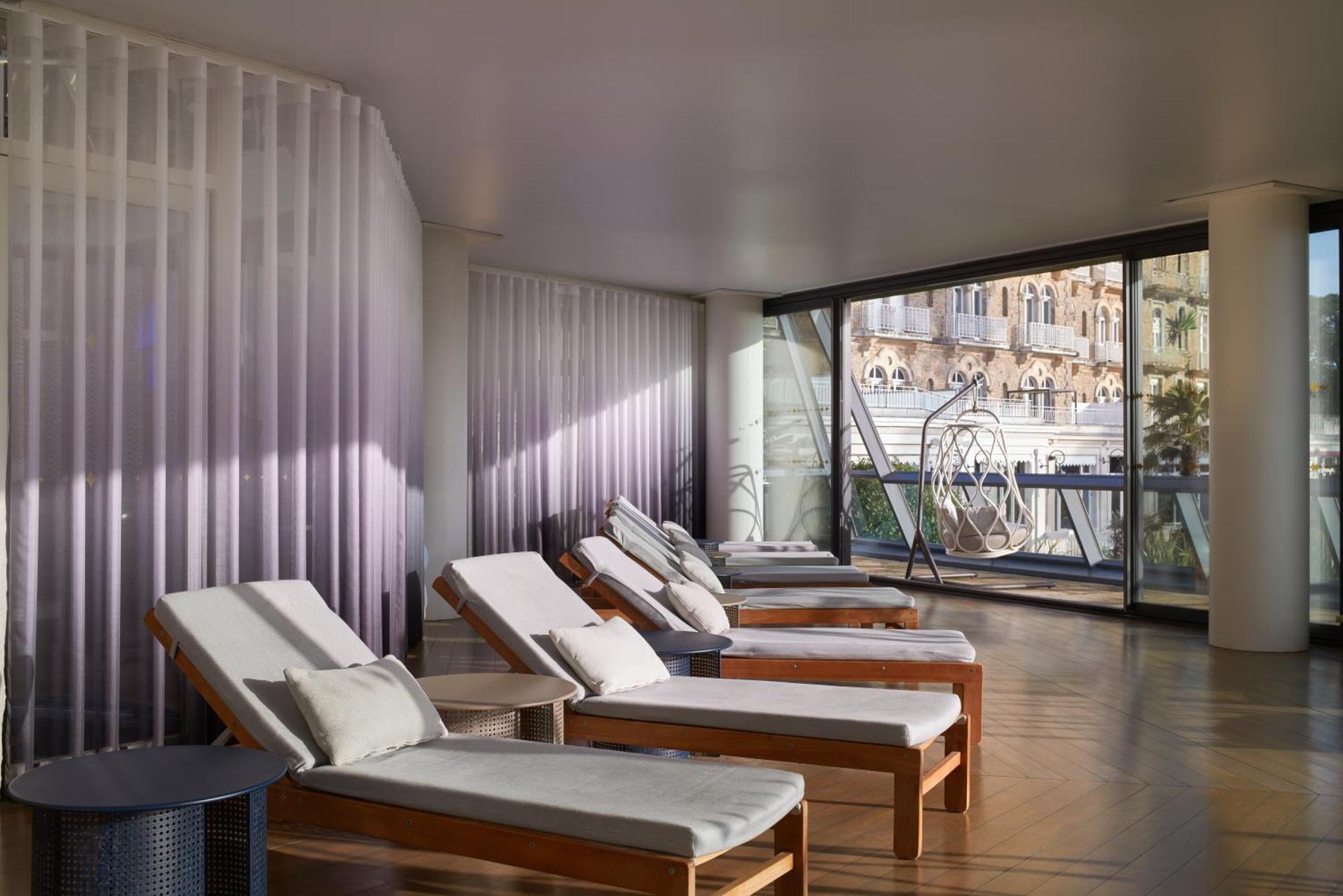 Hotel Barriere Le Royal La Baule Exterior photo