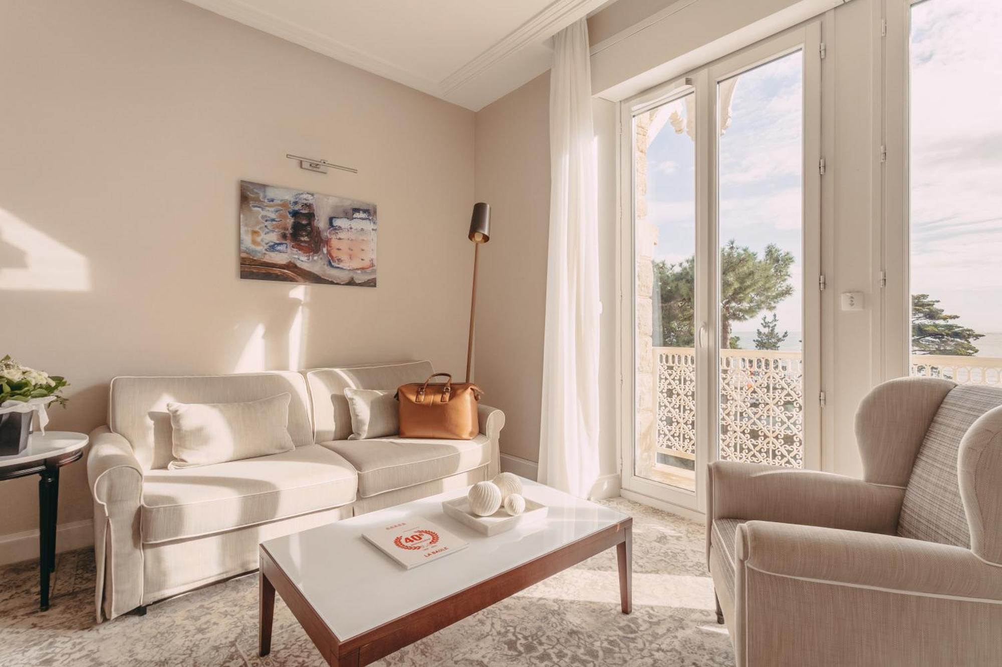 Hotel Barriere Le Royal La Baule Exterior photo