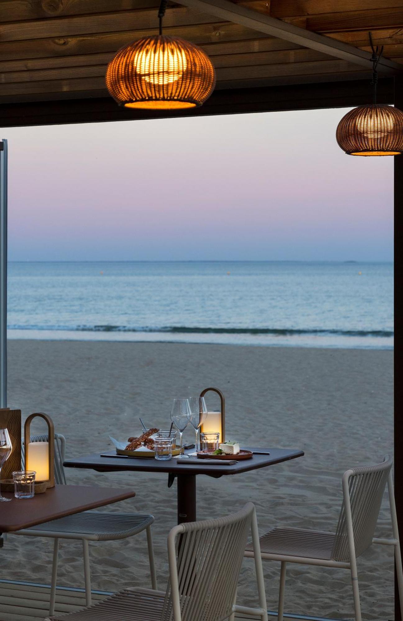 Hotel Barriere Le Royal La Baule Exterior photo